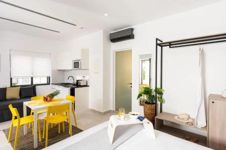 Cozy Corner Luxury Apartments - 32