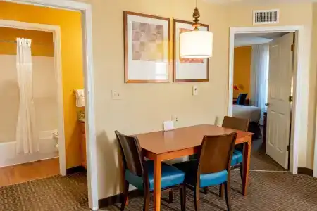 TownePlace Suites by Marriott Dallas Las Colinas - 36