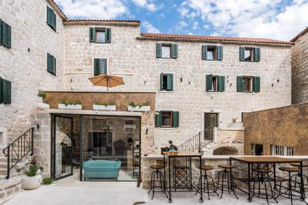 Heritage Palace Varos - Mag Quaint & Elegant Boutiques - 20