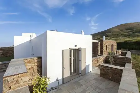 White Tinos Luxury Suites - 23