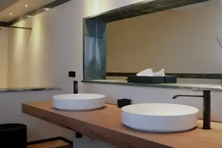 Plaza - 11