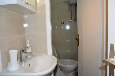 Montenegro Backpackers Home Budva - 8