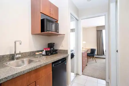 Sandmans & Suites Calgary West - 48