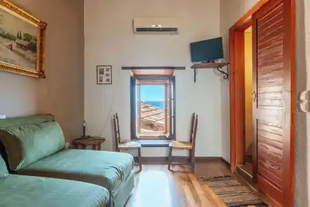Goulas Traditional Guesthouse - 77