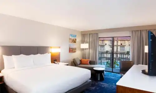 DoubleTree by Hilton Bakersfield - 30