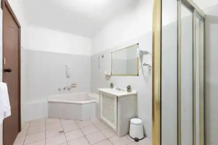 Quality Inn Presidential - 69