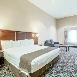 Woodbine and Suites - 19