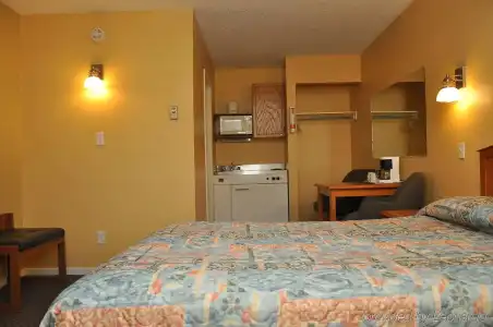 Canadas Best Value Inn - 2