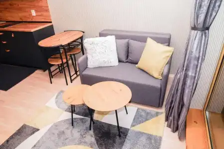 BOUTIQUE Entry E - 75