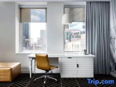 W Montreal - 55