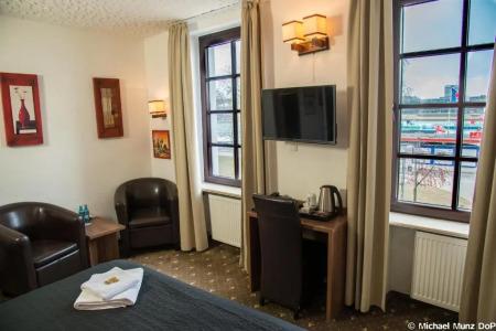 Und Restaurant Löwenbräu Köln - 110