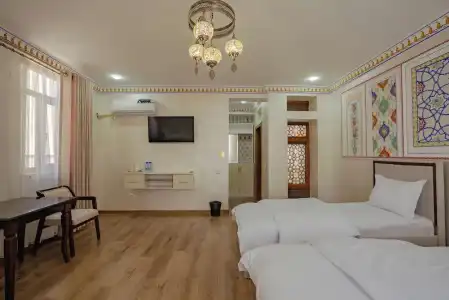 Shakhina - 70