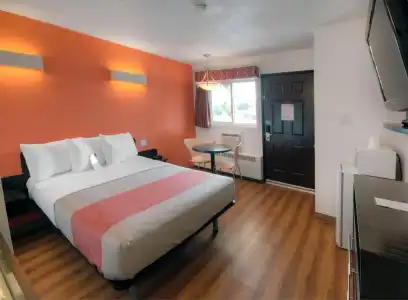 Motel 6 Lethbridge, AB - 3