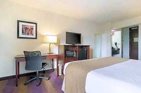 Holiday Inn & Suites RICHMOND - WEST END by IHG - 38
