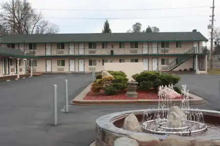 Value Inn & Suites - 11
