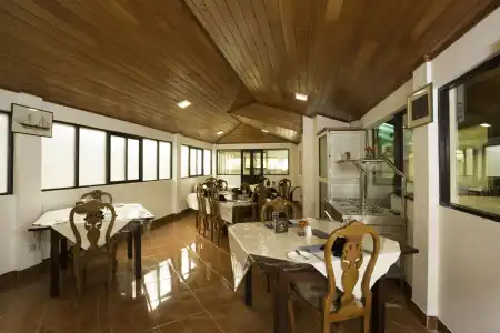 Camellia Lake Resort - 21