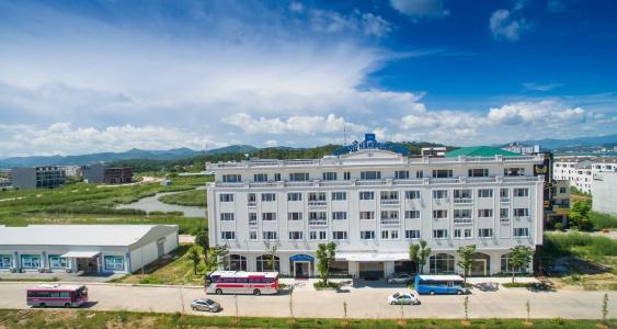 Ha Long Harbour - 3