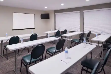 Best Western Plus LA Mid Town - 17