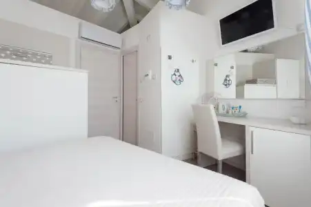 Dreams Guest House - 14