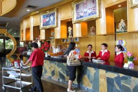 OYO 75466 13 Coins Bang Yai - 12