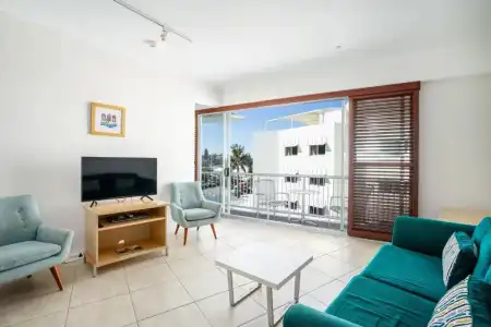 Rolling Surf Resort - 319