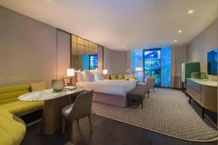 SLS LUX Brickell - 4