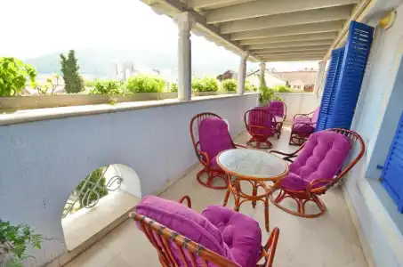 Villa Velzon Guesthouse - 53