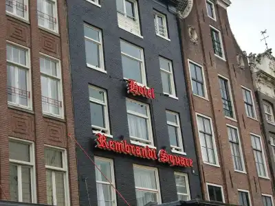 Rembrandt Square - 0