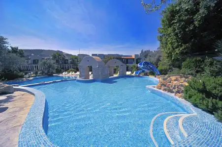 Izer Beach Club - 4