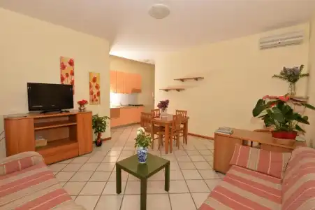 Miramare Residence Guest House - 80