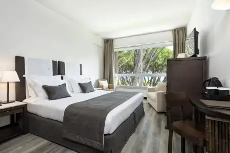 Bellevue & Resort - 130