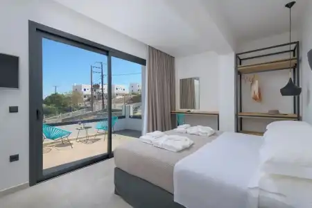Lambis Studios & Apartments - 0