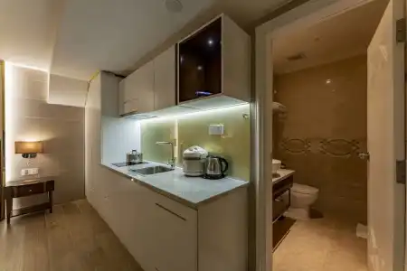Golden Tree & Apartment - 17