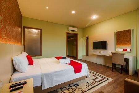 RedDoorz Plus Near Ancol - 37