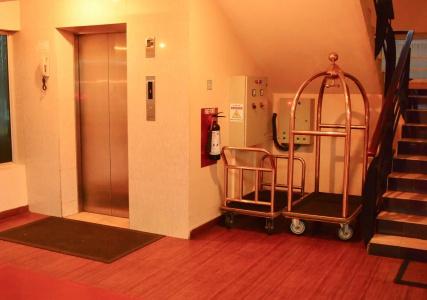 Unique Towers Luxury Boutique Suites - 11