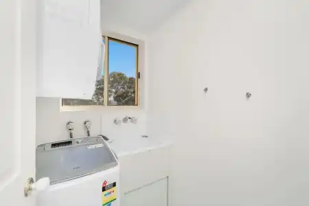 Alexander Beachfront Apartments - 81
