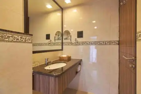 Residency Sarovar Portico Mumbai - 30