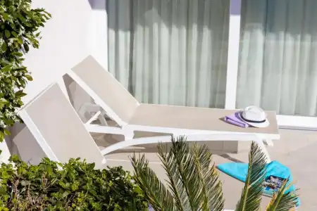 Romana Beach Apartments - 34