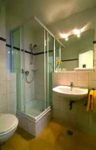 B&B Lübeck Berliner-Platz - 26