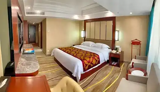Skyline Plaza - 37