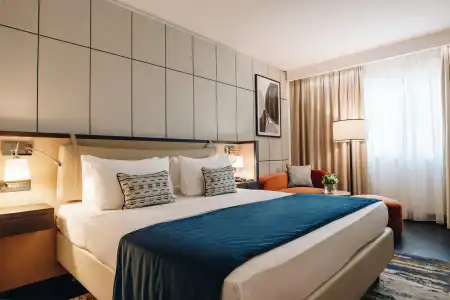 Crowne Plaza, an IHG - 6