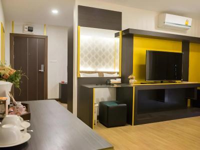 The Y Boutique - 12
