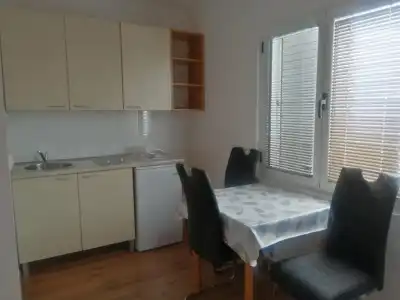 Lyon Apartments - 18