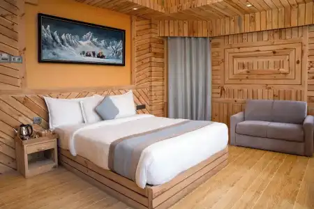 Trekkers Inn - 76