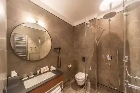 Radisson & Apartments - 9