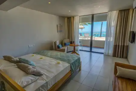 Le Peninsula Bay Beach Resort & Spa - 74