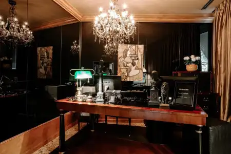 The Glam Boutique & Apt - 20