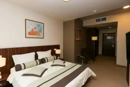 Spa Best Western Russian Manchester - 81