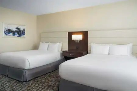 DoubleTree by Hilton Greensboro - 4