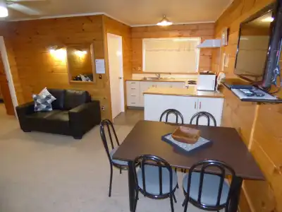 Cedarwood Lakeside Motel & Conference Venue - 22